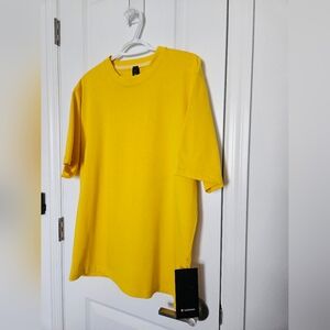 NWT Lululemon Men's Heavyweight Cotton Short Sleeve T-Shirt Maize Yellow Size M